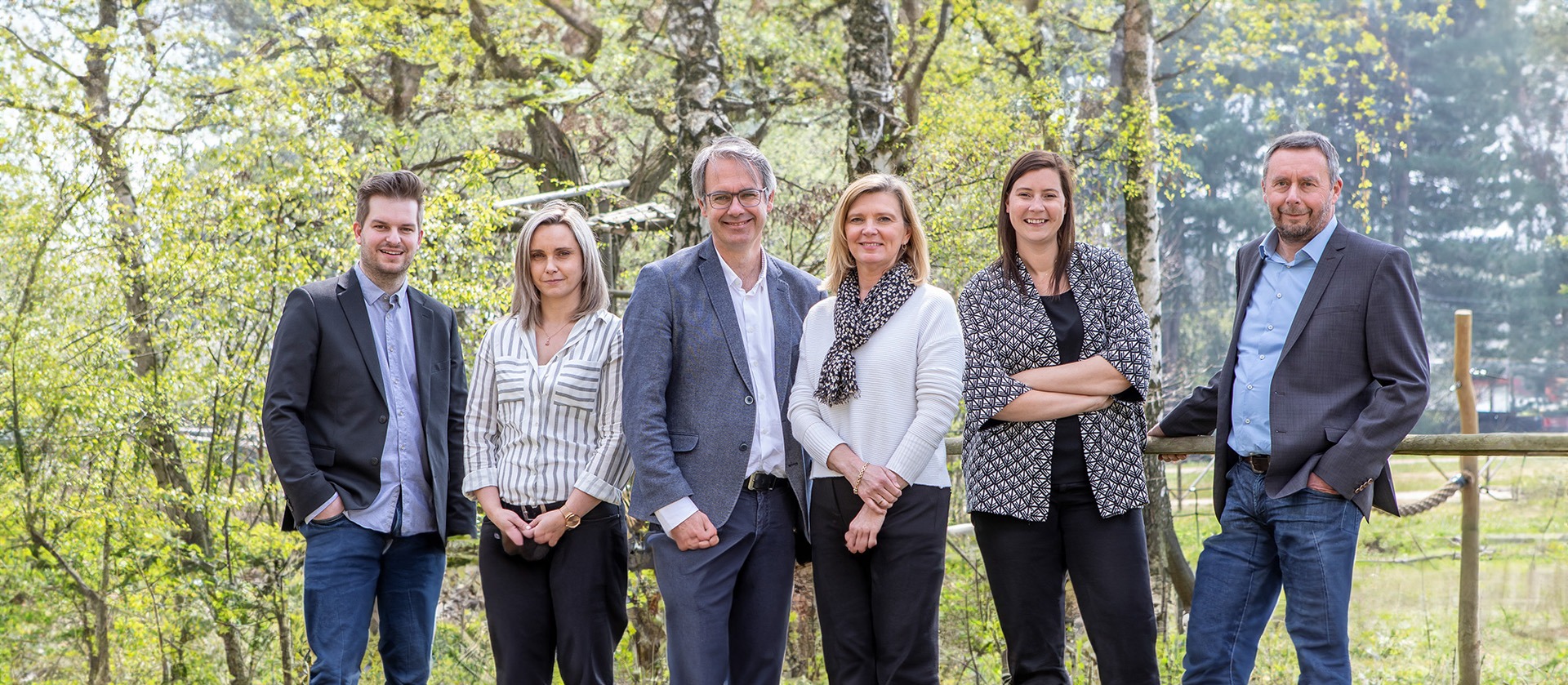 Groepsfoto van het Alitos Vlaanderen team voor bank- en verzekeringsdiensten.